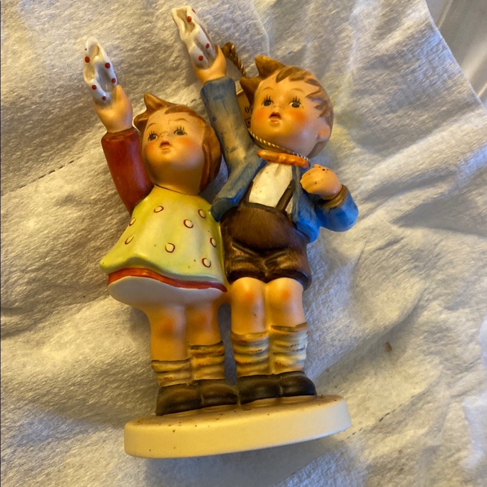 Goebel HUMMEL (2000) Porcelain 5" FIGURINE "Auf Wiedersehen" Rare